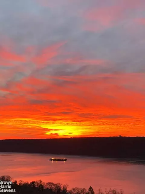 640 W 237th St #12B, New York City, NY 10463