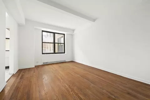 161 W 16th St #6I, New York, NY 10011