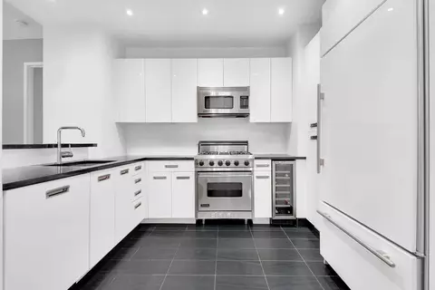 46-30 Center Blvd #602, New York City, NY 11109