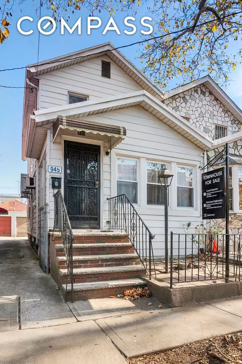 945 E 32nd St, Brooklyn, NY 11210