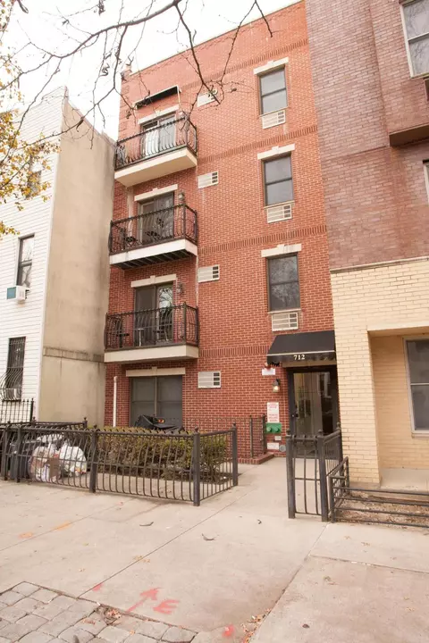 712 6th Ave #4, Brooklyn, NY 11215