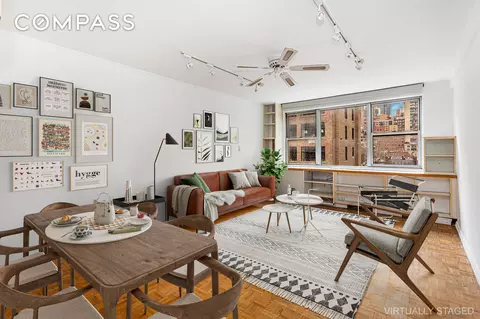 221 E 50th St #8A, New York, NY 10022