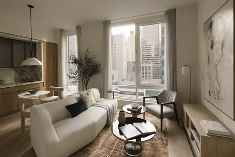 135 E 47th St #17C, New York, NY 10017