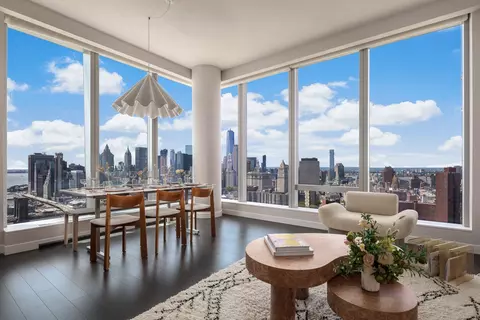 252 South St #45A, New York, NY 10002