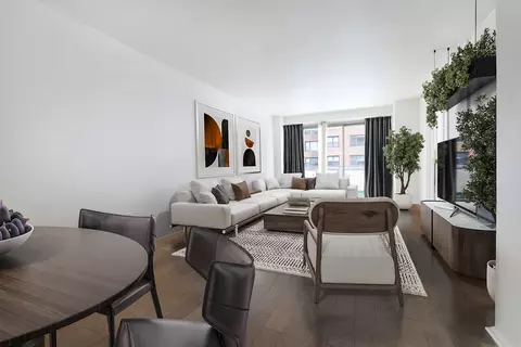 300 E 40th St #5C, New York, NY 10016