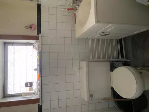 136-43 58th Rd, New York City, NY 11355 photo 4