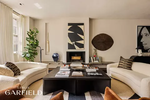 121 E 83rd St, New York, NY 10028