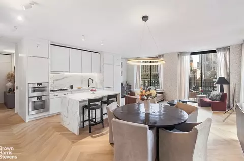 16 W 40th St #19C, New York, NY 10018