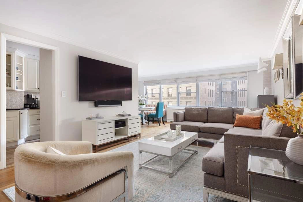 10 W 15th St Unit 1027-1028  