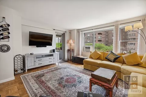 577 Grand St #F504, New York, NY 10002