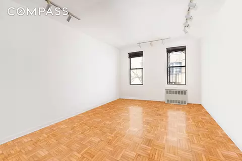 321 E 71st St #5E, New York, NY 10021