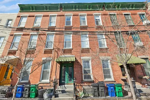 47-08 11th St, New York City, NY 11101