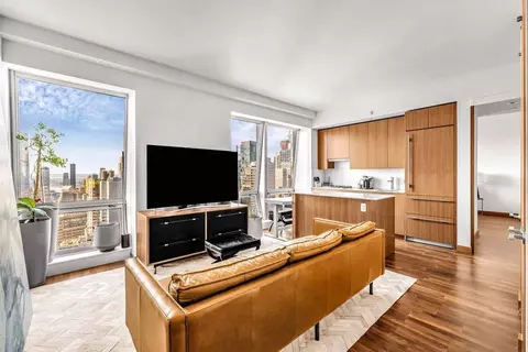 400 Fifth Ave #42G, New York, NY 10018