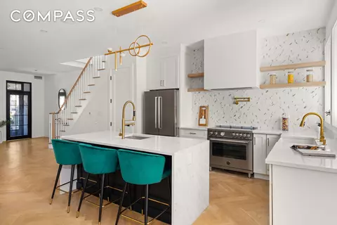 418 Bay Ridge Pkwy, Brooklyn, NY 11209