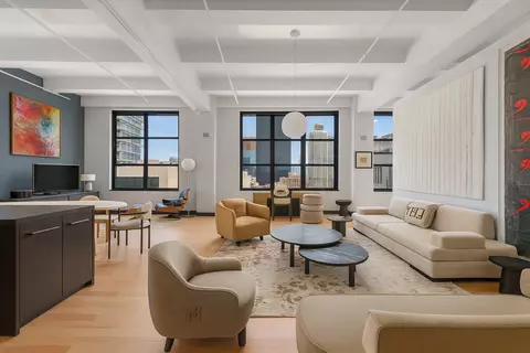 448 W 37th St #9A, New York, NY 10018