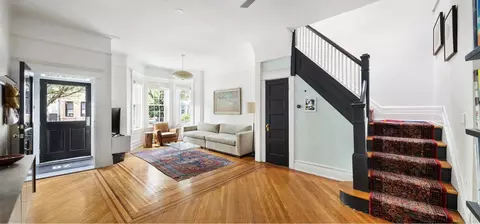 28 Stephens Ct, Brooklyn, NY 11226