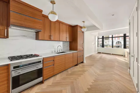 150 Charles St #2ES, New York, NY 10014
