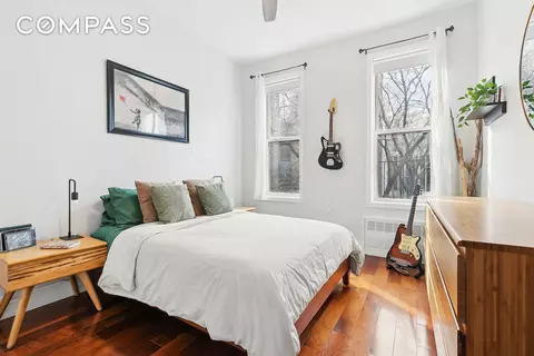 406 W 46th St #4C, New York, NY 10036