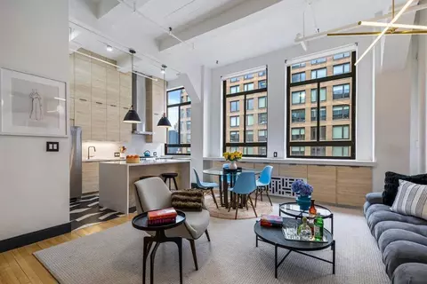 348 W 38th St #11E, New York, NY 10018