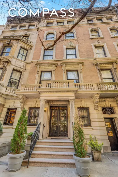 49 E 74th St, New York, NY 10021