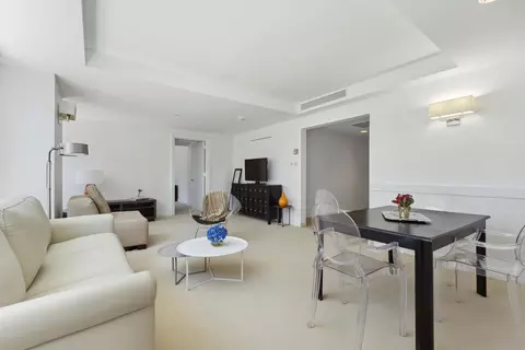 Living - 160 Central Park S #2511, New York, NY 10019 photo 1 of 2