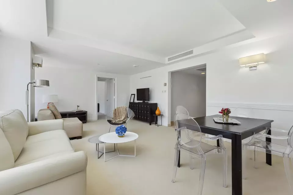 Living - 160 Central Park S #2511, New York, NY 10019 photo 1 of 2