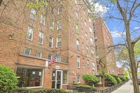 1430 Thieriot Ave #3-G, New York City, NY 10460