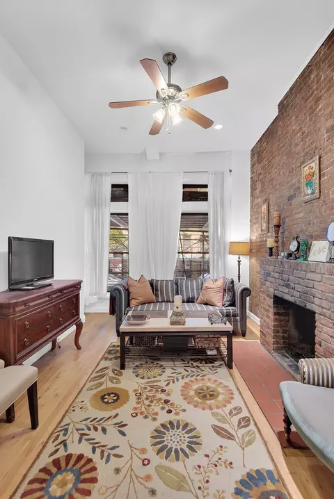 304 W 88th St #1D, New York, NY 10024