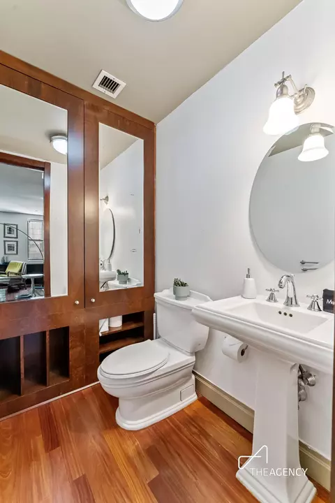 Bath - 197 E 76th St, New York, NY 10021 photo 4 of 4