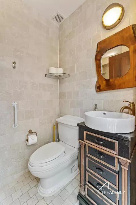Bath - 197 E 76th St, New York, NY 10021 photo 3 of 4