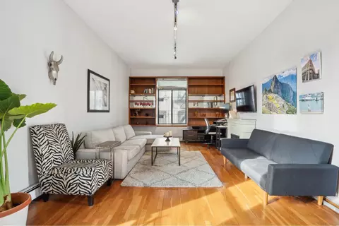 341 W 47th St #4R, New York, NY 10036