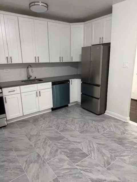 221 E 18th St #1E, Brooklyn, NY 11226