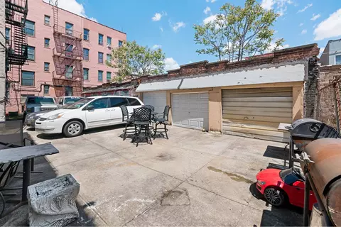 445 E 95th St, Brooklyn, NY 11212 photo 3