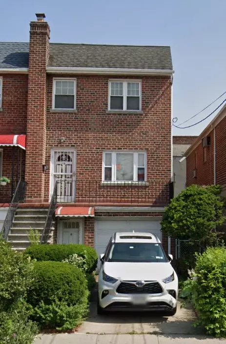 928 Rhinelander Ave, New York City, NY 10462