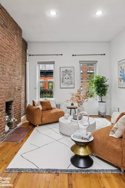 317 E 73rd St #5FE, New York, NY 10021