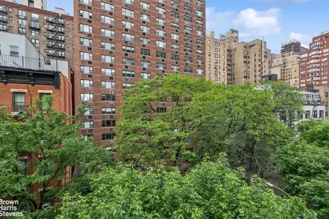 317 E 73rd St #5FE, New York, NY 10021 photo 8