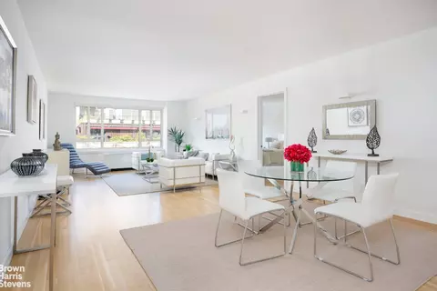 30 E 62nd St #11A, New York, NY 10065
