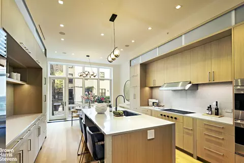 6 W 95th St, New York, NY 10025
