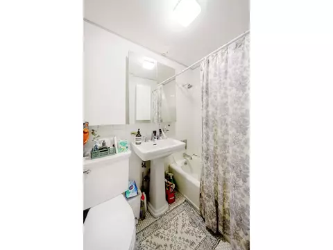 223 E 78th St #2B, New York, NY 10075