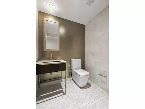 135 W 52nd St #17B, New York, NY 10019