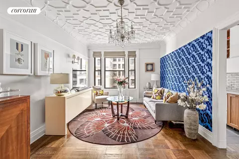 200 W 54th St #10D, New York, NY 10019