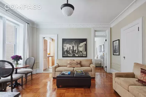200 W 54th St #4H, New York, NY 10019