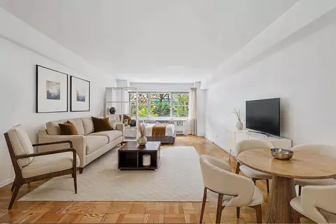 333 E 46th St #1D, New York, NY 10017
