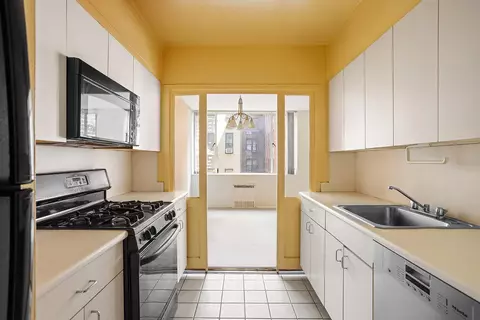 333 E 69th St #3J, New York, NY 10021