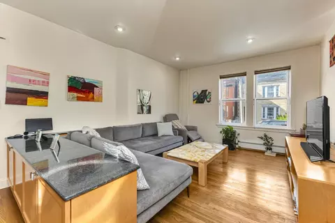 825 E 230th St, New York City, NY 10466