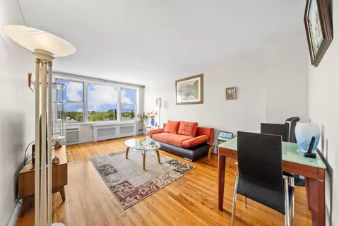 2600 E 21st St #7K, Brooklyn, NY 11235
