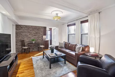 333 E 43rd St #504, New York, NY 10017