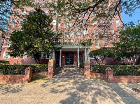 1500 Ocean Pkwy #4G, Brooklyn, NY 11230