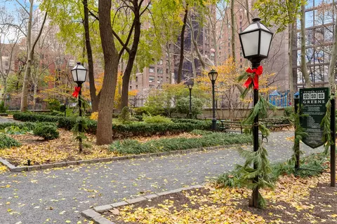 45 Tudor City Pl #1515, New York, NY 10017