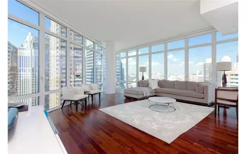 207 E 57th St #31A, New York, NY 10022